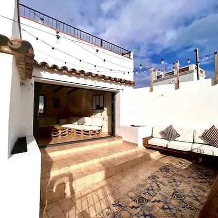 Holiday home Huge Whole House Old Town