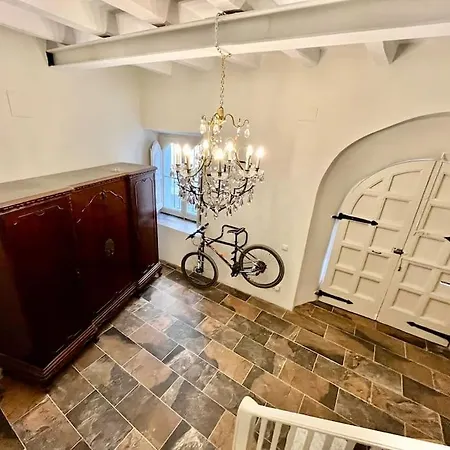 Huge Whole House Old Town Holiday home
