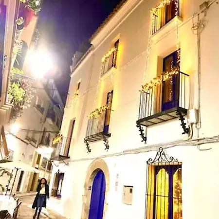 Huge Whole House Old Town